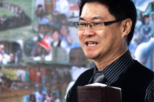 Dr Roland Tan